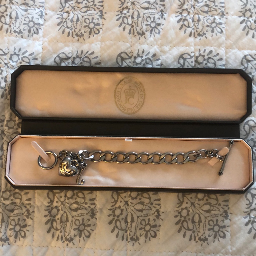 Juicy Couture Charm Bracelet Silver 75$